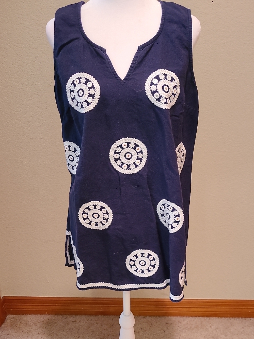 * Host Pick* Mud Pie Navy Sleeveless Top with White Circular Embroidery Size L